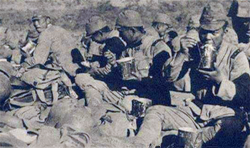 日军▲日本侵华时几乎每天有肉吃,那肉是哪里来的?真相让人直冒冷汗