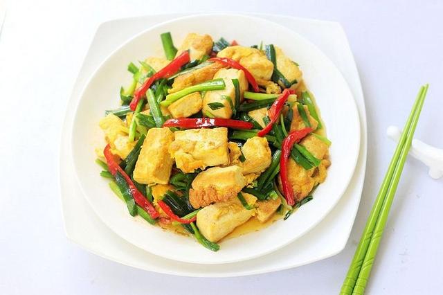 『豆腐』立夏后，少吃大鱼大肉常吃它，2元1斤，蛋白质含量高，比肉还香