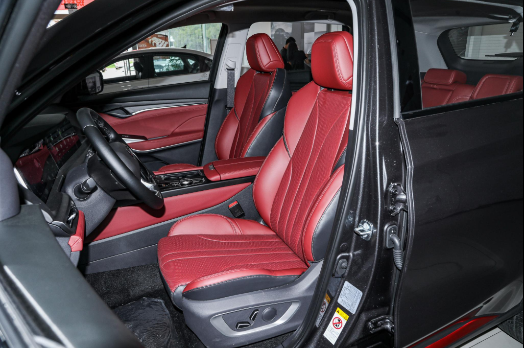 奔驰glb|长安着急了，推出爆款SUV，2.0T配8AT，还看啥H6