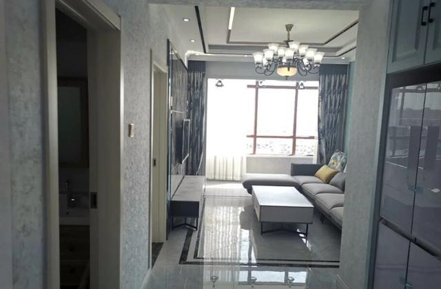 设计师：装修时设计师非要装波导线说高级，装完结果成这样，哪里好看了？