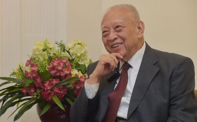 何鸿燊|“赌王”何鸿燊明日出殡，董建华、林郑月娥等八人扶灵，阵容太强