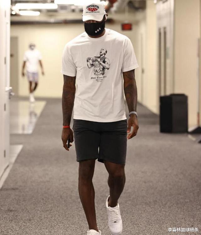 李霄鹏|杀气毕露！詹皇G4穿科比T恤出征，24号最经典怒吼再现太催泪