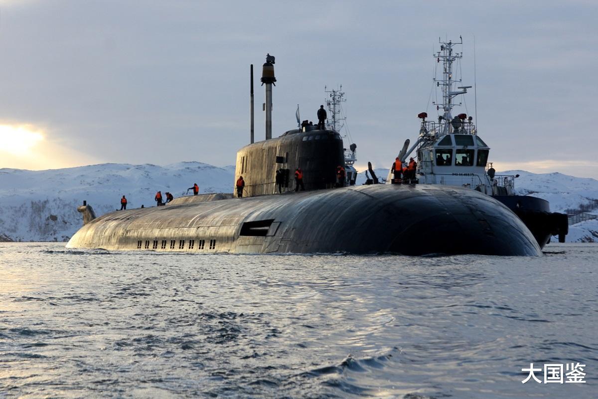 「核潜艇」不准美军自由航行！万吨导弹巨舰出海警告：若敢闯关果断开火