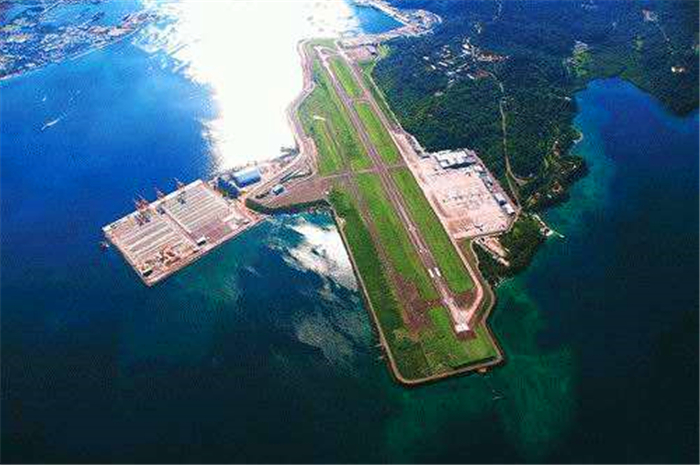 菲律宾：狐狸尾巴原形毕露，菲律宾敞开国门邀请美舰入驻，能停留3艘核航母