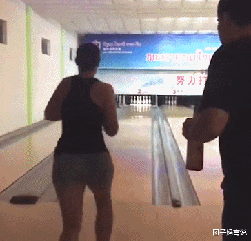 |老板拿出自酿的白酒招待日本人，结果醉倒在厕所，场面一塌糊涂！