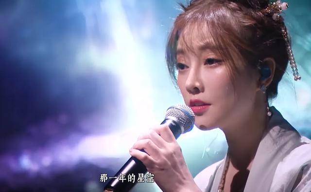 【冯提莫】神奇的乐坛鄙视链：周深被追捧冯提莫成底层，不都是主播出身吗？