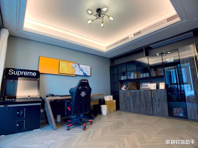 @刚完工的婚房，客厅石材电视墙背景墙很大气，老婆很满意，晒晒！