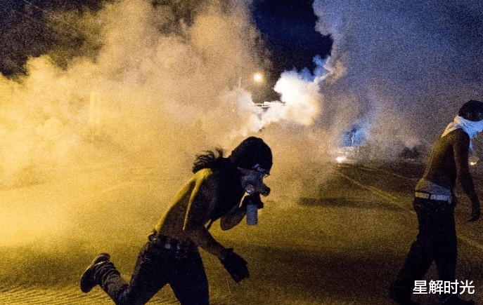 美国：截止6月2日晚上23：42，美国动乱升级，暴乱彻底变“内战”！