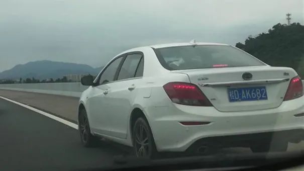 珠海交警|破纪录！两天已有110万辆车进出珠海！昨上百司机走错道被扣6分！