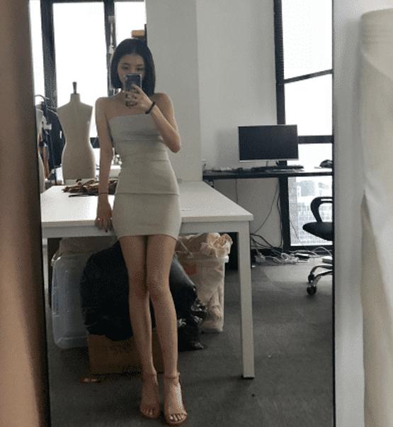 「王思聪」陪王思聪时间最长的女友，身材魔鬼面孔清纯，被赞“出淤泥而不染”