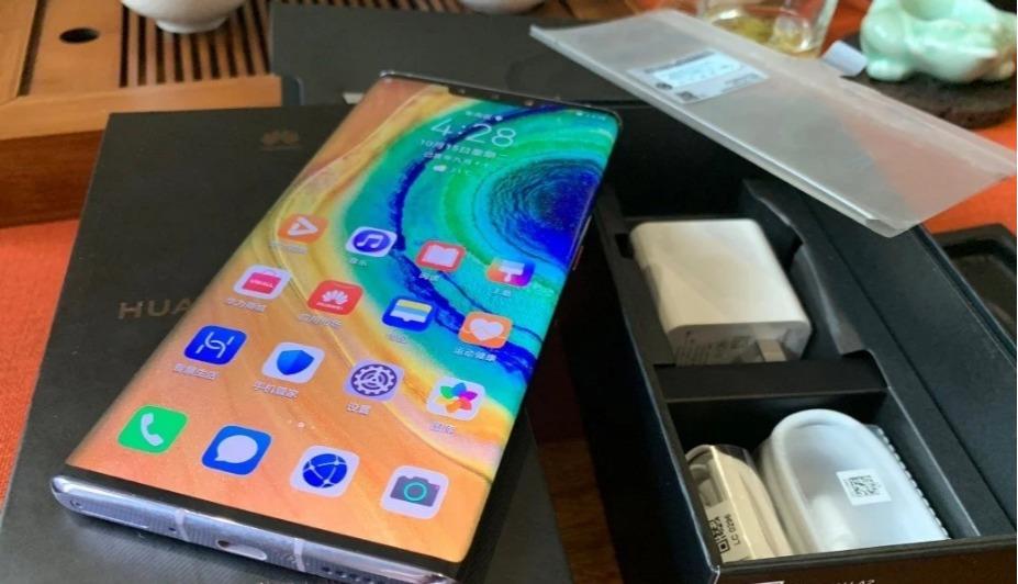 「华为mate30」华为终于妥协，从5399跌至4209，网友：太晚了！