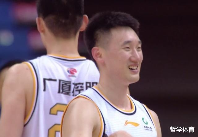 「李春江」全华班阵容豪取4连胜！李春江笑容满面，给弟子纯手工点赞