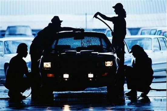 『汽车保养』经常洗车和一月不洗车差别有多大，一年之后再检查，结果吓坏车主