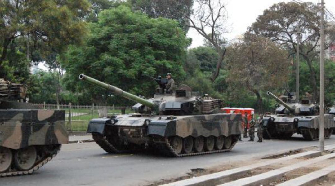 美航母|该国提出愿购买中国120辆坦克，阅兵仪式用完后却要求全退货