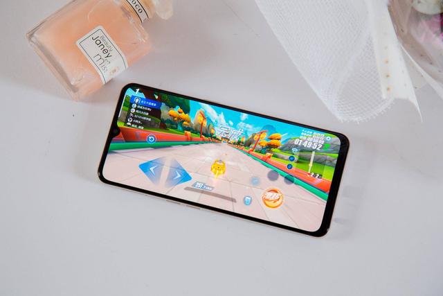 想在情人节送OPPO Reno3 元气版，看完这些再考虑
