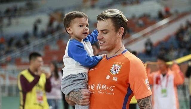 山东鲁能■塞黑国奥后腰加盟鲁能,与巴辛是同一经纪人,两个月后就被解约