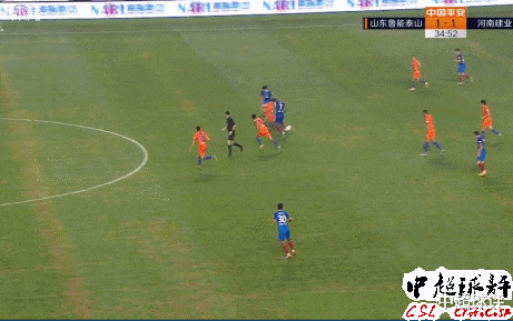 山东鲁能|33岁国足新队长昨晚再次爆发：2次单挑伊沃完胜太强悍！