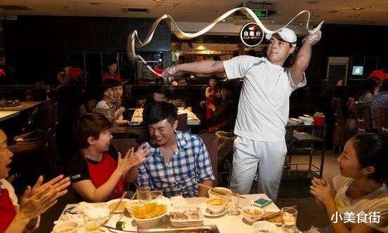 【火锅】海底捞花500元却吃不饱，网友晒账单，吐槽：我是来吃饭，不是吃服务！