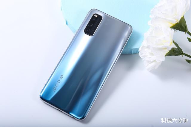 |同样是5G中端机，真我X50 5G和iQOO Z1谁更强，简直不敢相信