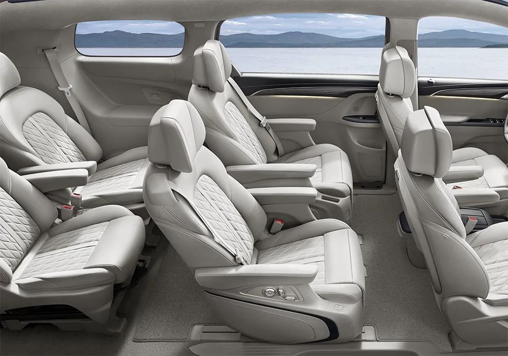 『别克GL8』何须加价买埃尔法、LM！合资MPV销量冠军GL8进化升级