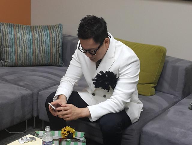 「郑淳元」过气歌手重回韩国乐坛,指导过多位优秀歌手,形象与声音完全不符