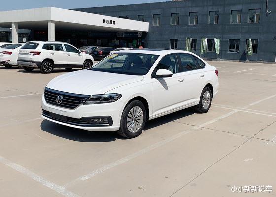 大众汽车|2021款大众朗逸到店,换装新款车标,中控更高级,1.4T爆150马力