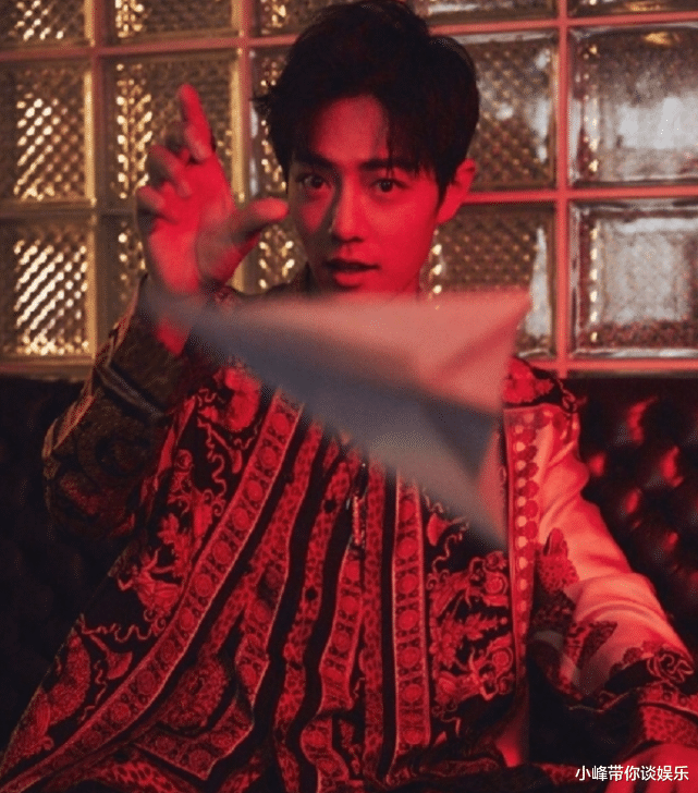 「肖战」肖战遭受网络暴力后,偷偷改了“个人简介”,看清内容:粉丝崩溃