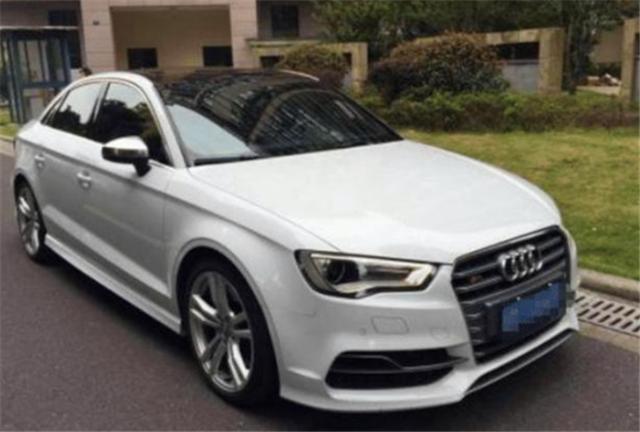 「奥迪」52岁\光头强\：光环褪去无人问津，卖掉奥迪换摩托，娇妻不辞而别