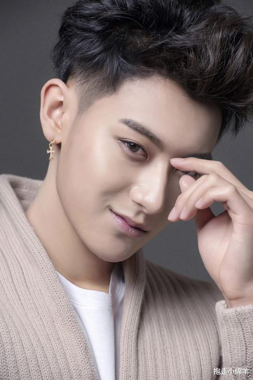 酷我@黄子韬新歌专辑封面，双马尾漫画女孩惹争议，传言与徐艺洋有绯闻！