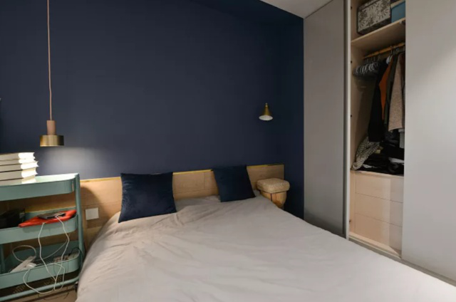 |老公不听劝把沙发墙“加厚”半米！连电视墙都不要，完工才知巧妙