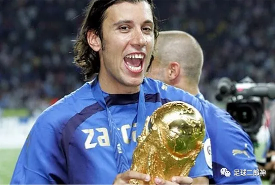 [扎卡尔多]最悲催世界杯冠军！为踢球去求职网站投简历，里皮曾不顾一切任用他