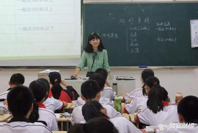 教师|学校普遍超编，为何还“教师荒”？真正原因暴露，多家学校中招？