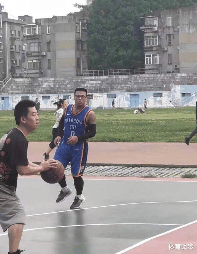 「姚明」中国球迷“翻版”NBA球员：姚明最像，杜兰特最搞笑，看到威少我服了
