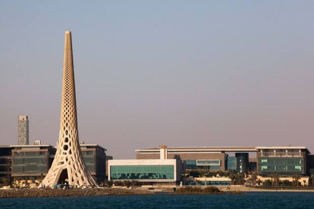 |一所投资100亿的大学，每年却只收两百人，校内的老师比学生还多