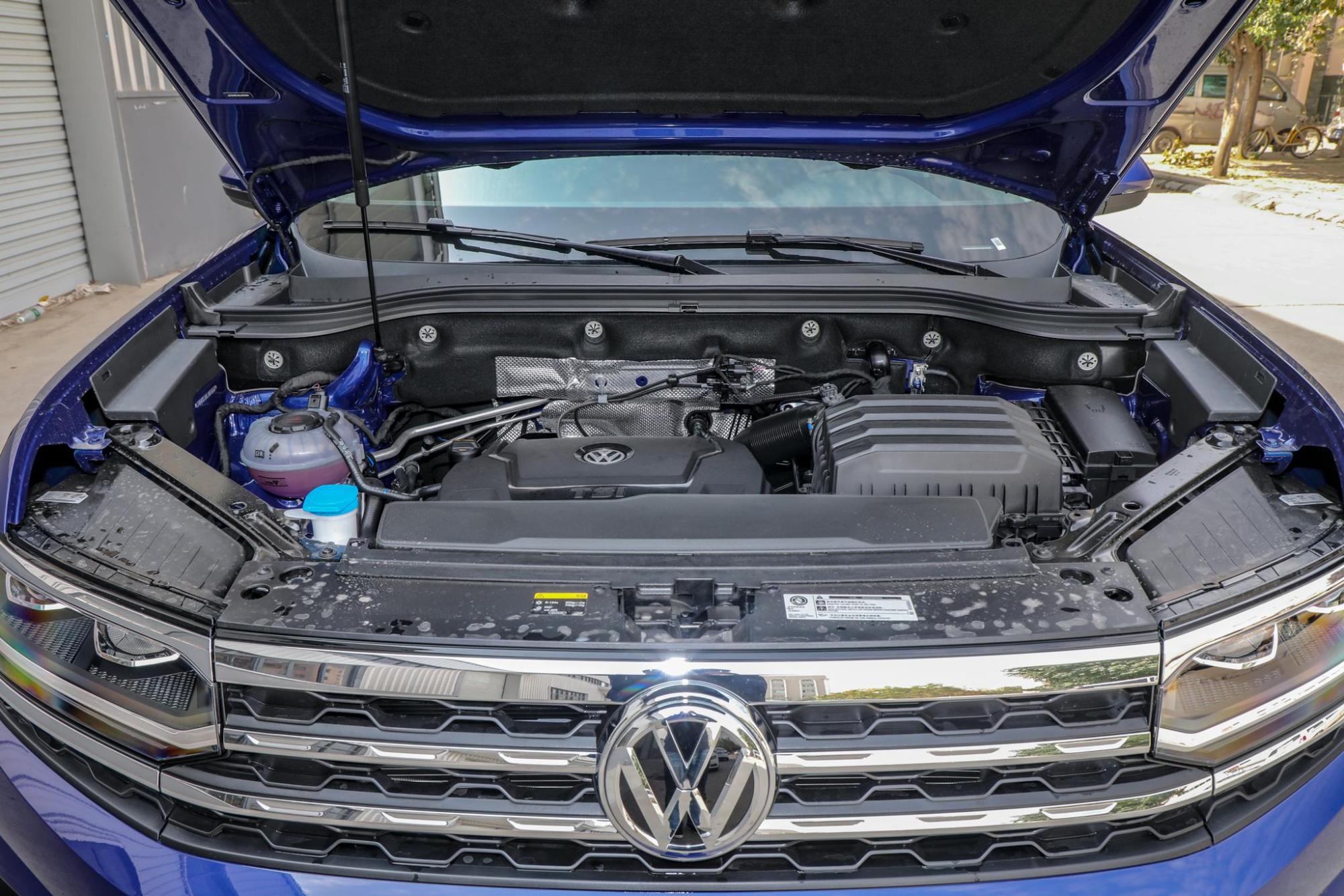 大众途昂|大众版“宝马X6”,弹射起步6.9秒破百,4.9米车长,比途昂便宜