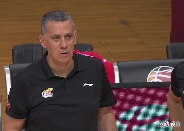 郭士强@韩德君谈郭士强下课,球内有1大变化 球迷:郭士强下课是正确的