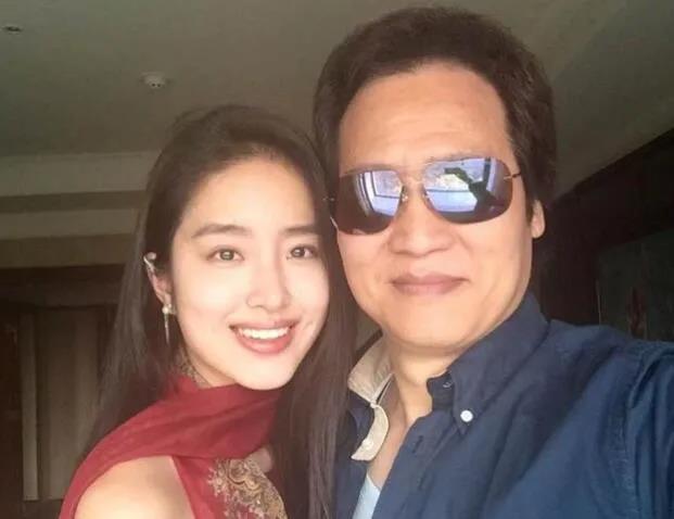 杨采钰|她和金主离婚了？