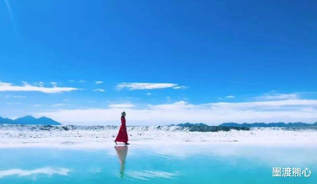 『察尔汗盐湖』青藏高原一个湖，士兵24小时驻守，盐储量可供全球吃上一千年