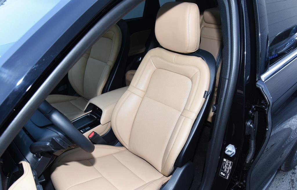 林肯|看了奥迪Q5、汉兰达，最后30万提辆林肯冒险家，车主：差距明显！