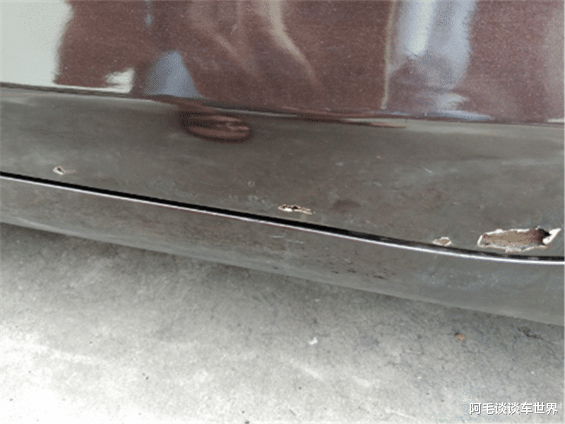 国产车|又一国产车成变“生锈王”，车主寒心：一摸车门满手铁锈！