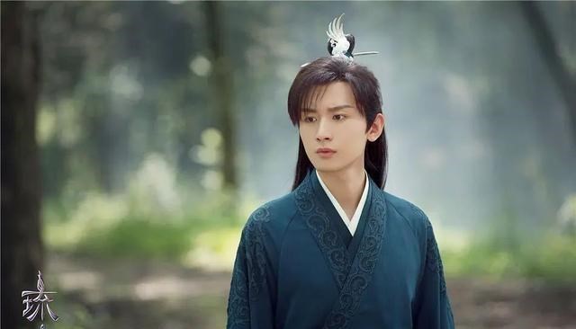 成毅|成毅火了，被曝整容还改年龄，曾炒CP也没火，看来作品才是王道