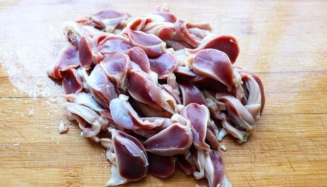 #猪肉#猪肉便宜不如吃它，营养全面，我家隔三差五吃一次，孩子不积食