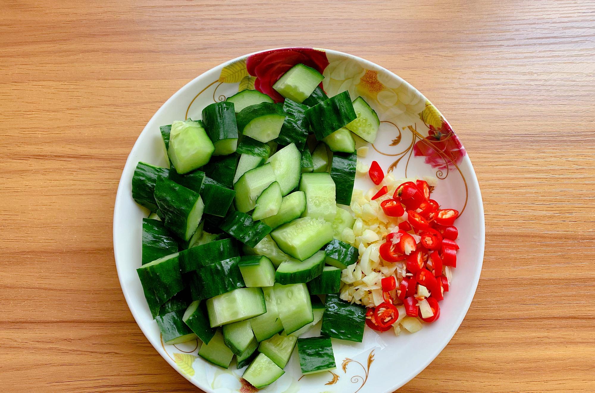 鸡胸肉|减肥时，这道高蛋白低脂肪的菜要多吃，做法简单，大口吃肉不长肉