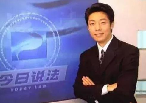 「撒贝宁」央视里潜伏13年,从法律专家到“纵火犯”,北大撒贝宁的多幅面孔