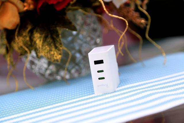 荣耀|GaN市场杀出个陈咬金,最高65W还送线,普及时代即将来临?