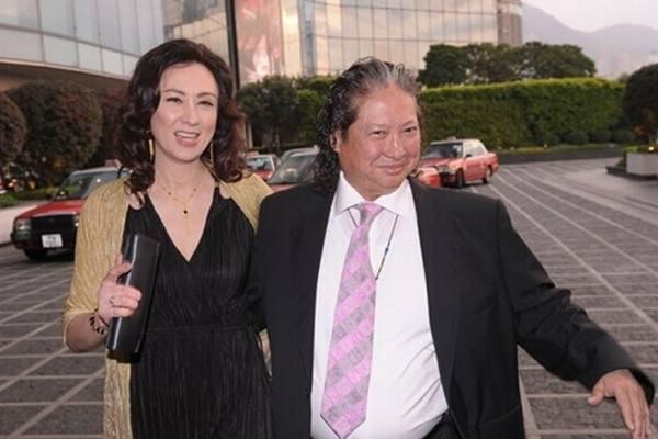 米娜：洪金宝在香港为什么没人敢惹？看了他的背景，冷吸一口气！