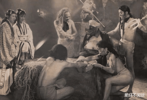 西游记|50年前拍的《西游记》,由于女角色服装太“前卫”,当时没能在大陆上映