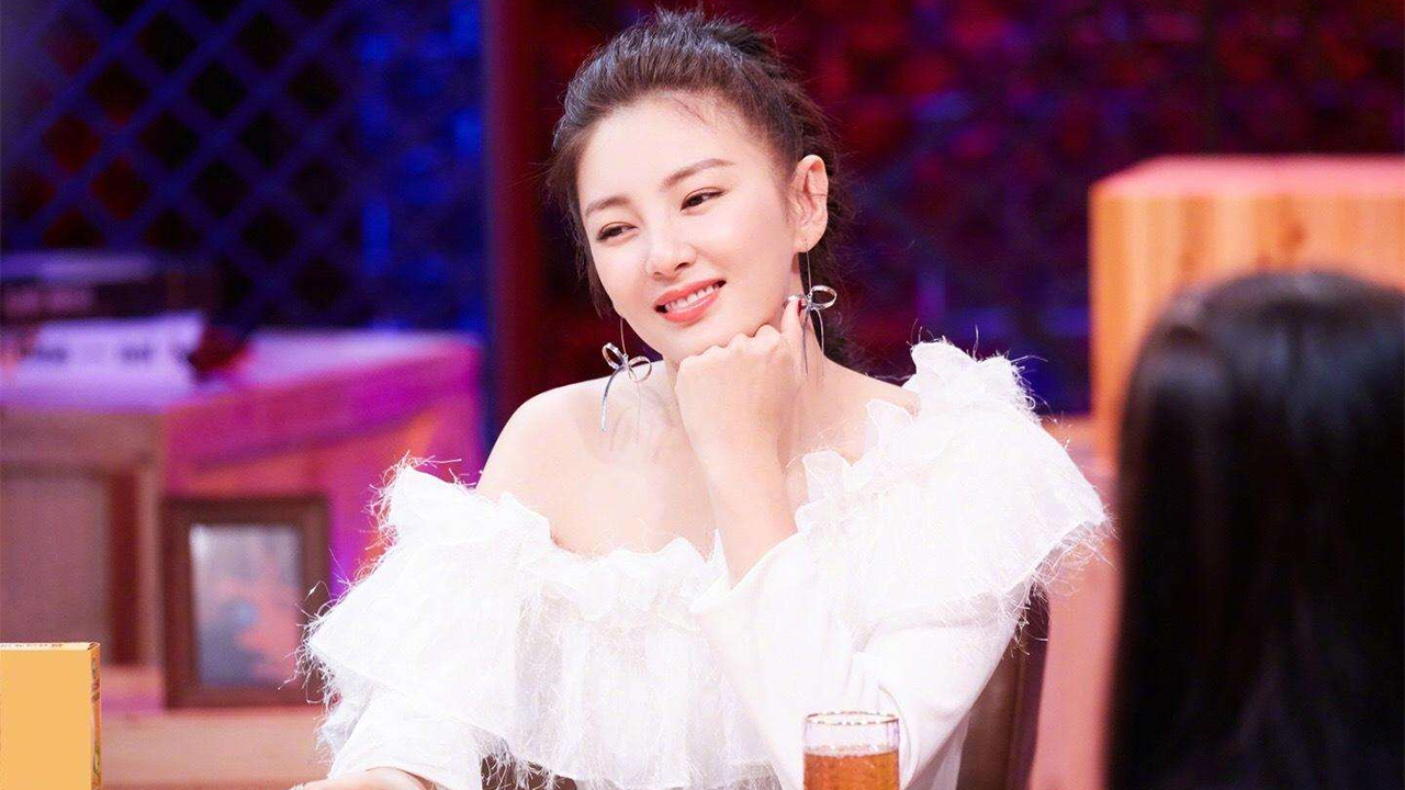 张雨绮|张雨绮又翻车了？辛巴直言她在直播间装大方，自己补了1200万差价