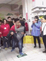 |“在女朋友包里翻到一把尺子，是用来量什么的？我有点慌？”哈哈哈！