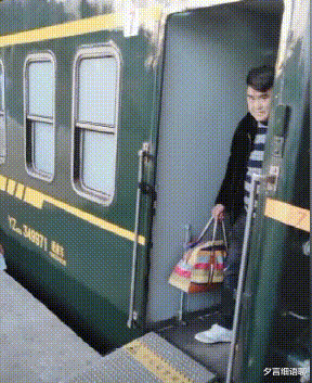 |“和异性拼房的难忘，网友：拼了一次，废了两天”哈哈哈~